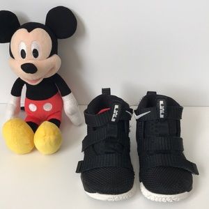 Boy Toddler Nike LeBron Soldier Sneakers